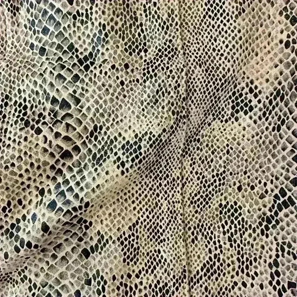 Vestique Too Hard to Tame Mini Skirt Size Small - Picture 3 of 3